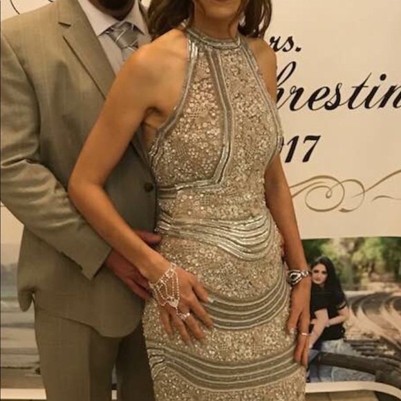 Dresses - Picture 2 of 5